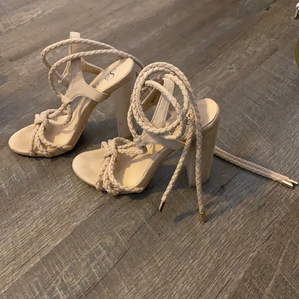 Strapping block heels